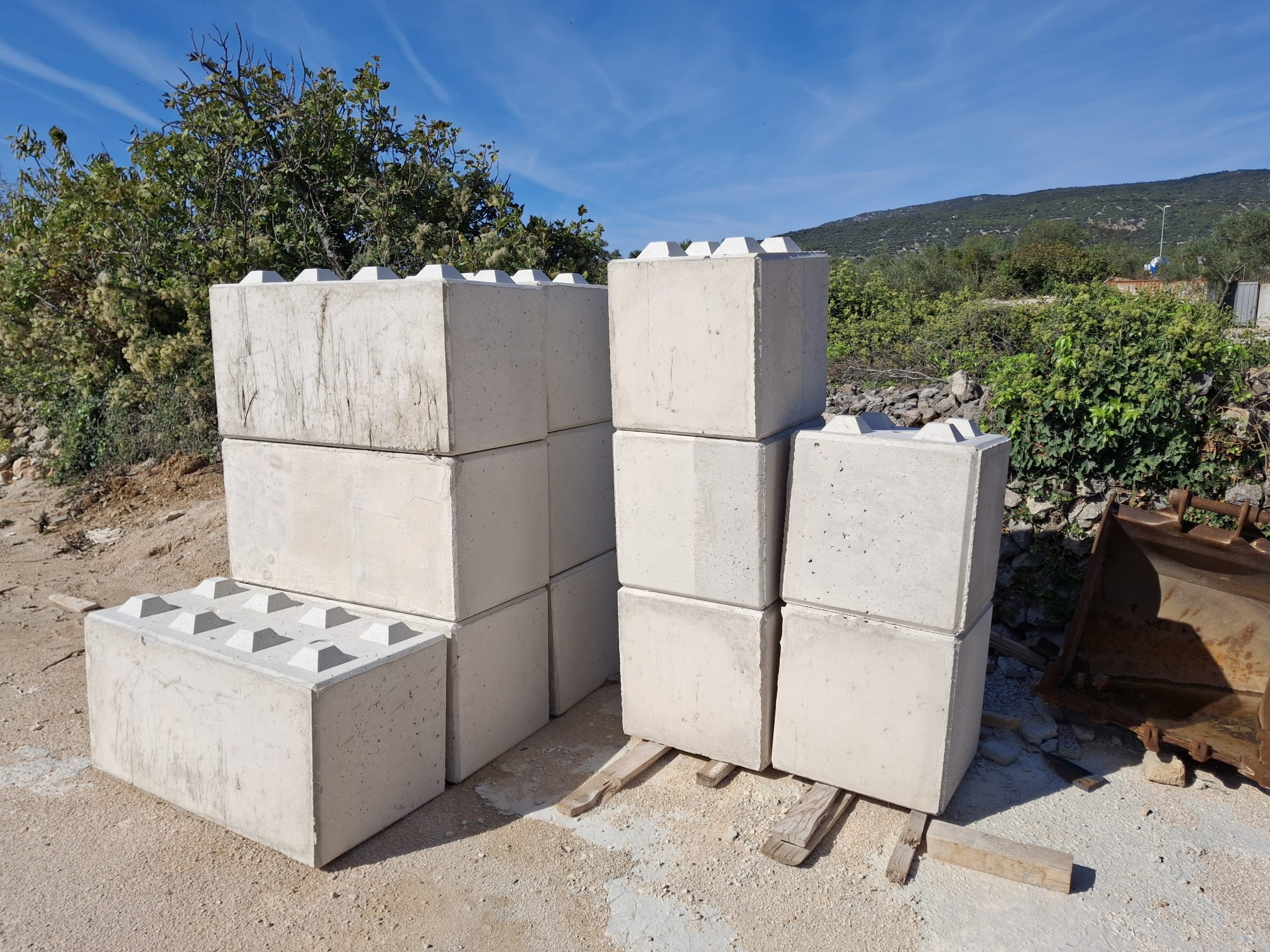 Precast concrete elements